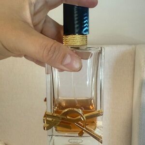 Yves Saint Laurent Gold and Black Fragrance

Fire and flames